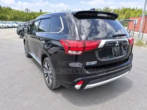 Mitsubishi Outlander PHEV 2016 Black
