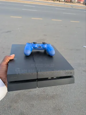 PS4 Slim Console with Games, 2 Controllers