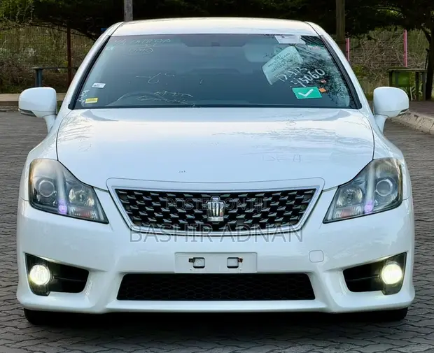 Toyota Crown Athlete 2011 - 1