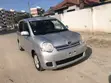 Toyota Sienta 1.5 FWD 2010 Silver - 1