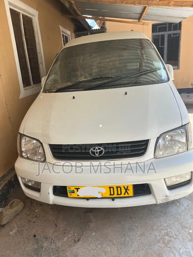 Toyota Noah 2002 White - 1