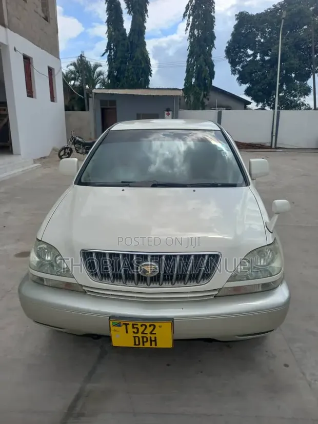 Toyota Harrier 2002 - 1