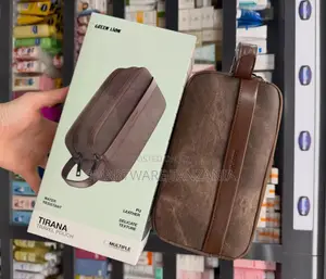 Green Lion Tirana Travel Pouch - PU Ngozi, Inazuia Maji