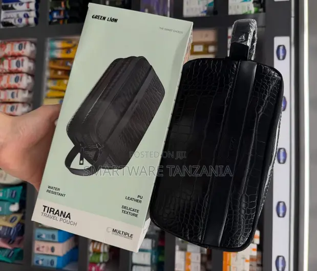 Greet Lion Tirana Travel Pouch, Ngozi bandia Isiyoingiza Maji, Nyeusi - 1