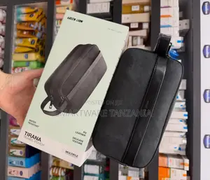 Green Lion Tirana Travel Pouch, Black
