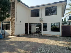 6 Bedroom House for Sale in Mikocheni