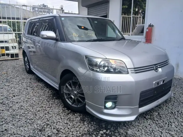 Toyota Corolla Rumion Hatchback 1.5 FWD 2008 Silver - 1
