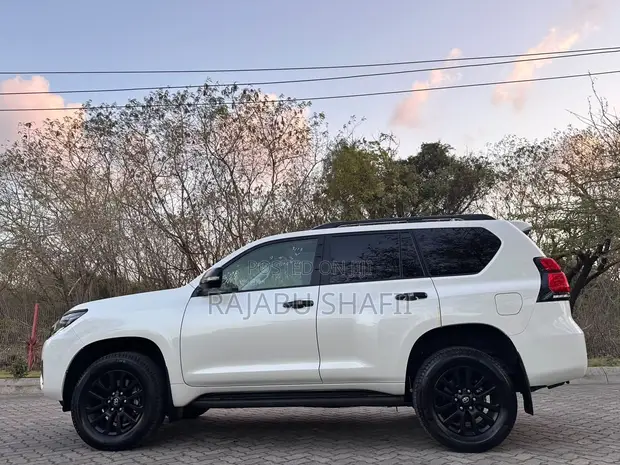 Toyota Land Cruiser Prado 2.7 2023 White - 1