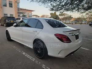 Mercedes-Benz C200 2014 - Pearl White