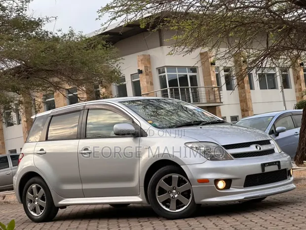 Toyota IST 2006 Silver - 1