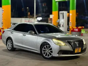 Toyota Crown Hybrid 2016 Silver