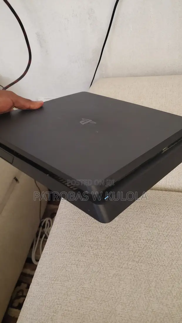 PS4 Slim 500GB - 1