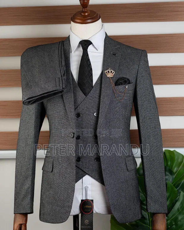 Luxury Men's 3-Piece Grey Suit (Bagozza Collection) - 1