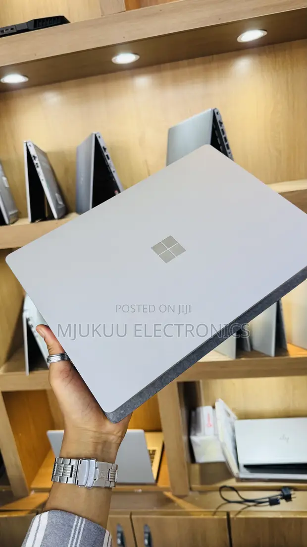 Microsoft Surface Laptop 3 8GB RAM, 256GB SSD, Intel Core i5 - 1