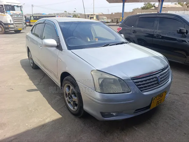 Toyota Premio 2004 Silver - 1