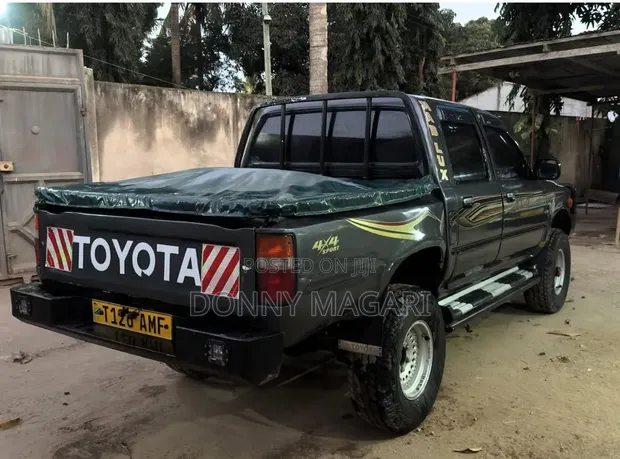Toyota Hilux 1997 Double Cabin Pickup - 1