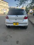 Toyota Vitz 1.0 FWD 3dr 2004 Nyeupe - 4
