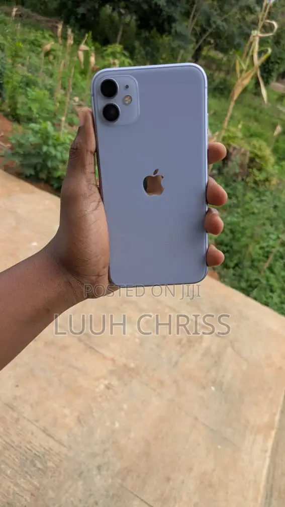 Apple iPhone 11 64GB Purple - 1