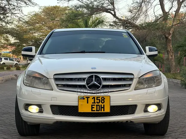 Mercedes-Benz C-Class 2009 White - 1