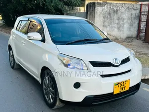 Toyota IST 2008
