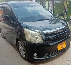 Toyota Noah 2.0 143hp AWD (Abiria 8) 2008 Nyeusi