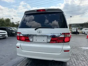 Toyota Alphard 2005 Nyeupe