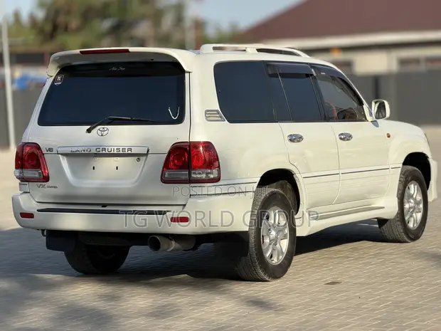 Toyota Land Cruiser 100 4.7 Executive 2007 White - 1