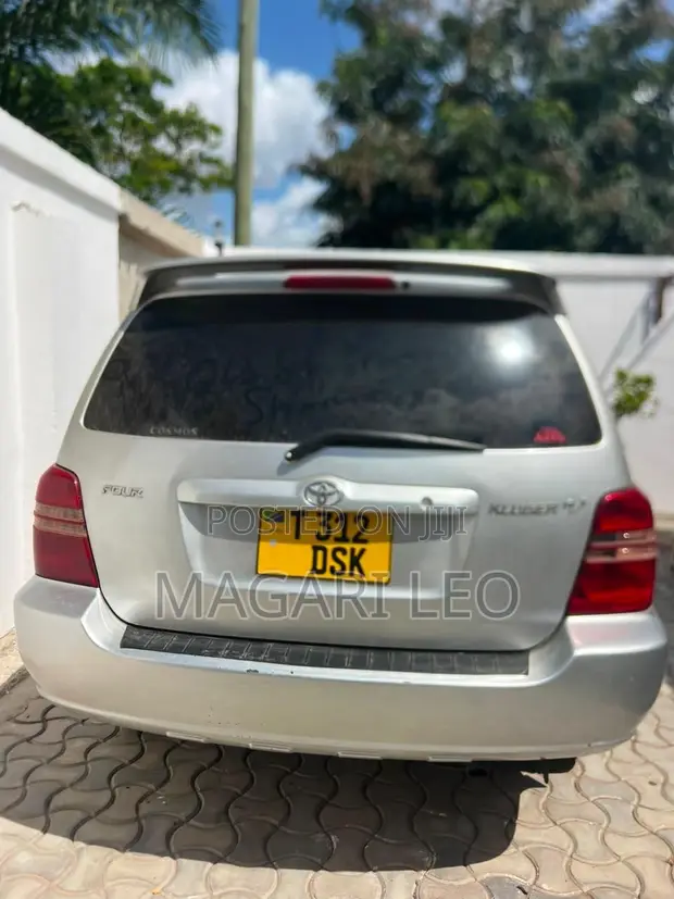 Toyota Kluger 2004 Silver - 1