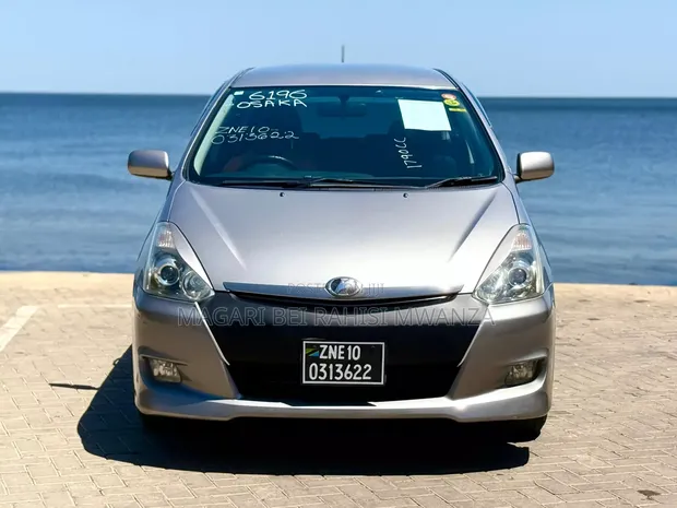 Toyota Wish 2006 Silver - 1