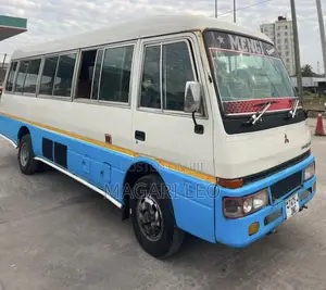 Mitsubishi Fuso Rosa 2000 - White
