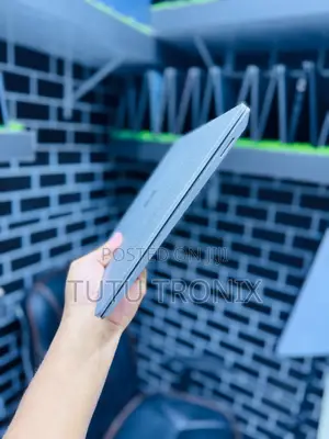 Microsoft Surface Laptop 1 - Core i7, 8GB RAM, 256GB SSD
