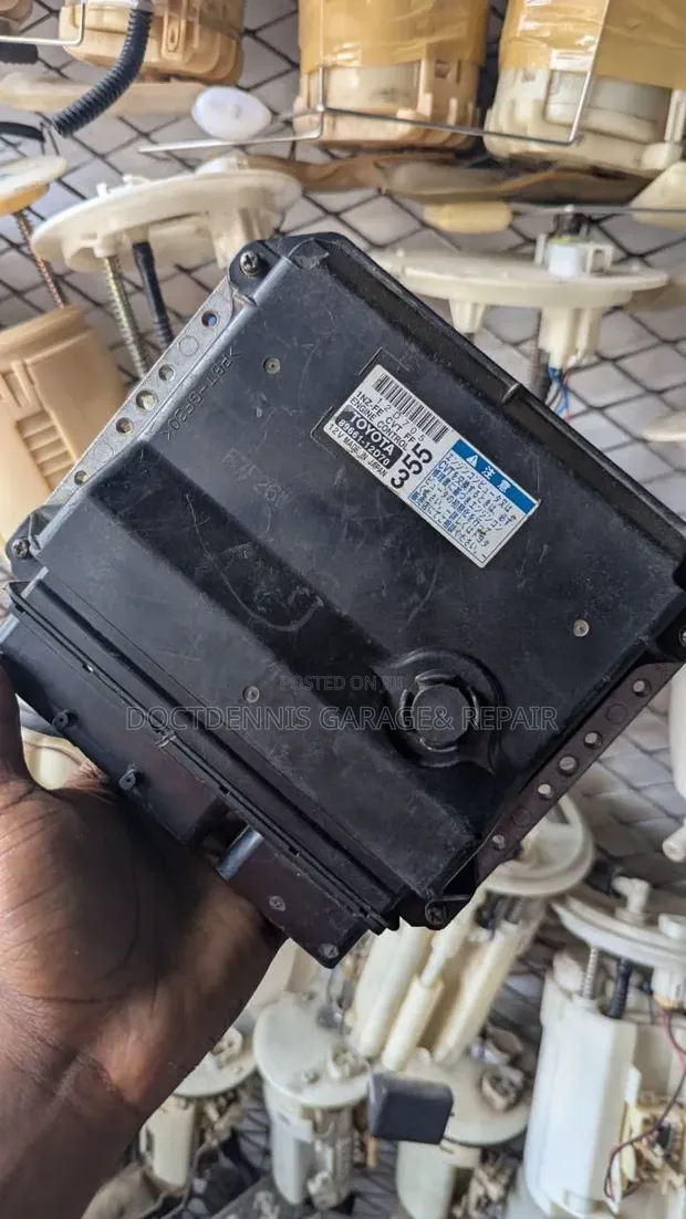 Toyota 1NZ 4WD CVT Control Module - 1