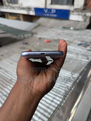 Apple iPhone 11 64GB Purple