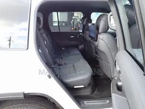Toyota Land Cruiser 300 GR Sport 2024