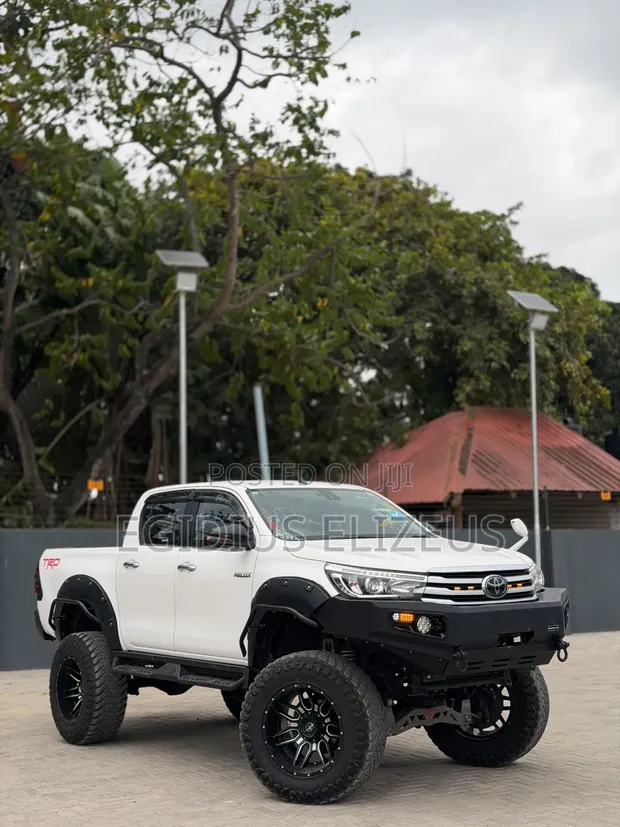 2021 Toyota Hilux TRD 2.4L 4x4 Diesel - 1