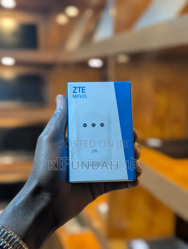 ZTE MF935 4G LTE Mobile WiFi Router - 1