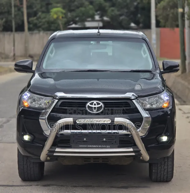 Toyota Hilux Revo Double Cab Diesel 2.4 RWD 2021 Black - 1