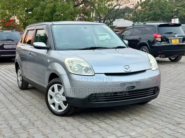 Mazda Verisa 2007 Silver - 1