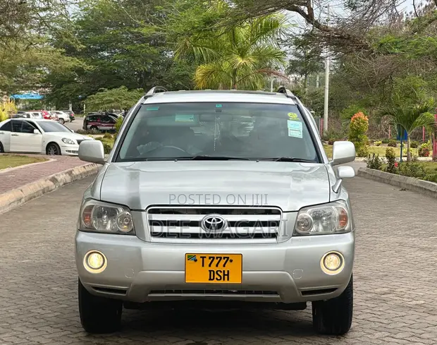 Toyota Kluger V 2004 Silver - 1