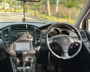 Toyota Kluger V 2004 Silver