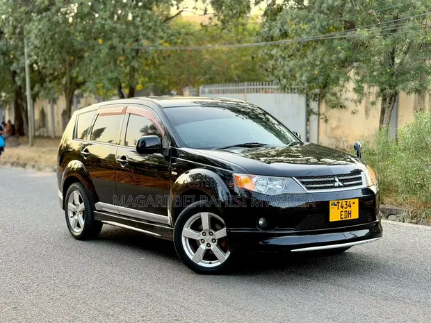 Mitsubishi Outlander 2007 Black - 1