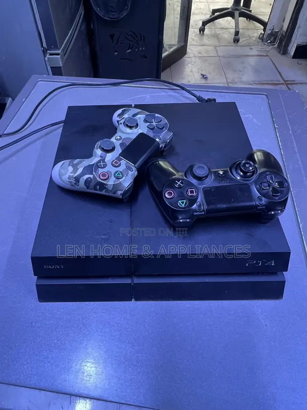 Sony PlayStation 4 (PS4) - Used - 1