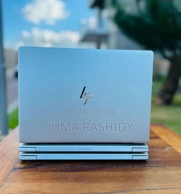 HP EliteBook 820 G3 Laptop - Intel Core i5, 8GB RAM, 256GB HDD - 1