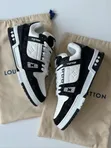 Viatu vya Ngozi vya Louis Vuitton vya Wanaume - 3