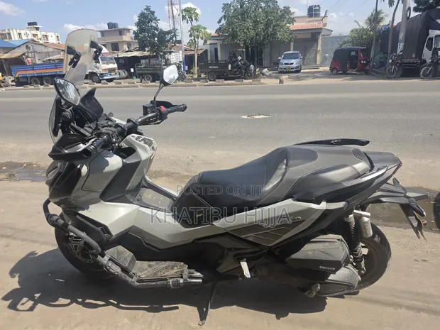Honda 2024 Gray Scooter - 1