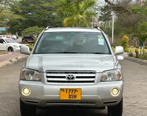 Toyota Kluger V 2004 Silver