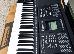 Yamaha PSR-S770 Electronic Keyboard with Stand