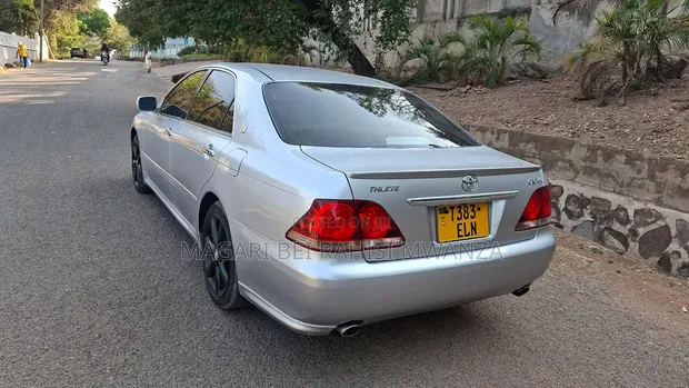 Toyota Crown Royale 2005 Silver - 1