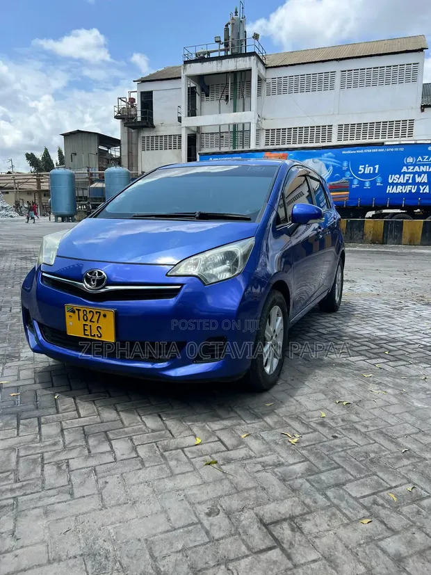 Toyota Ractis 2012 Blue - 1