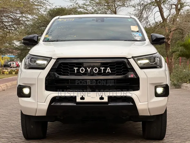 2022 Toyota Hilux GR Sport - 1
